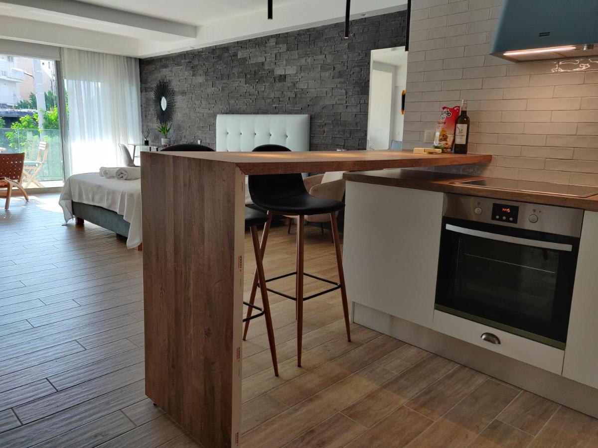 Sunny New Lovely Apartment 60 Meters From The Metro Athen Exterior foto